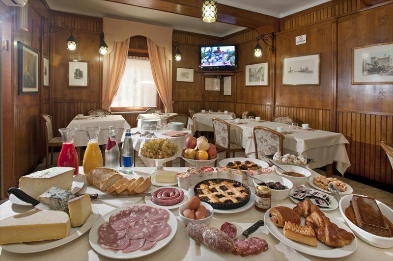 Albergo Badellino Bra Bagian luar foto