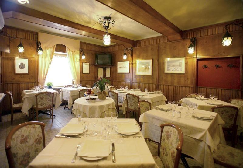 Albergo Badellino Bra Bagian luar foto