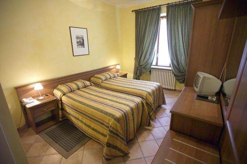Albergo Badellino Bra Bagian luar foto