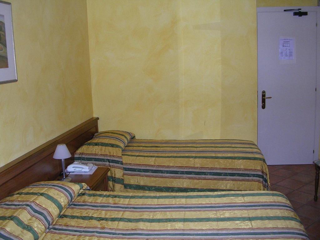 Albergo Badellino Bra Ruang foto