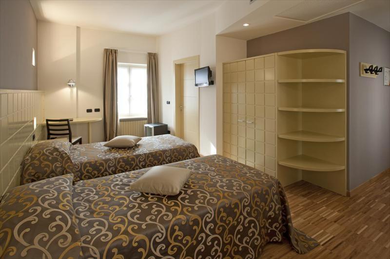 Albergo Badellino Bra Ruang foto